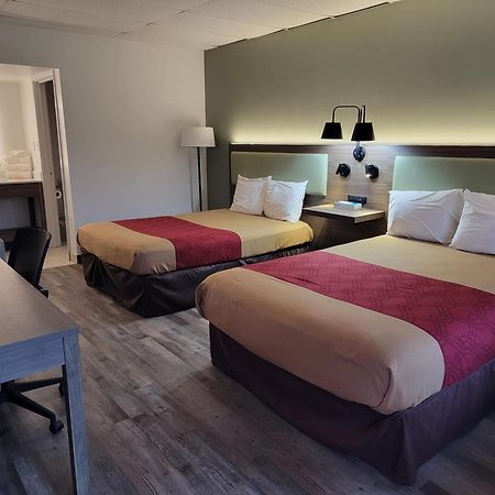 Econo Lodge Пери Екстериор снимка