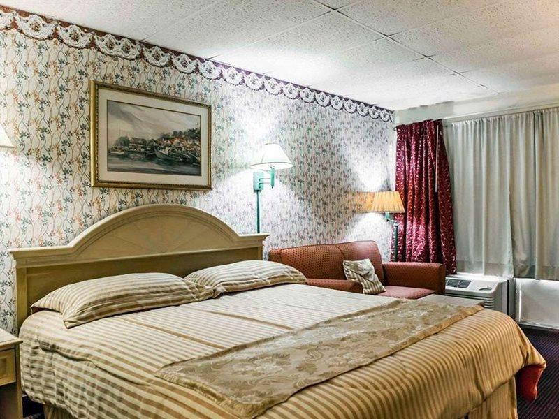 Econo Lodge Пери Екстериор снимка