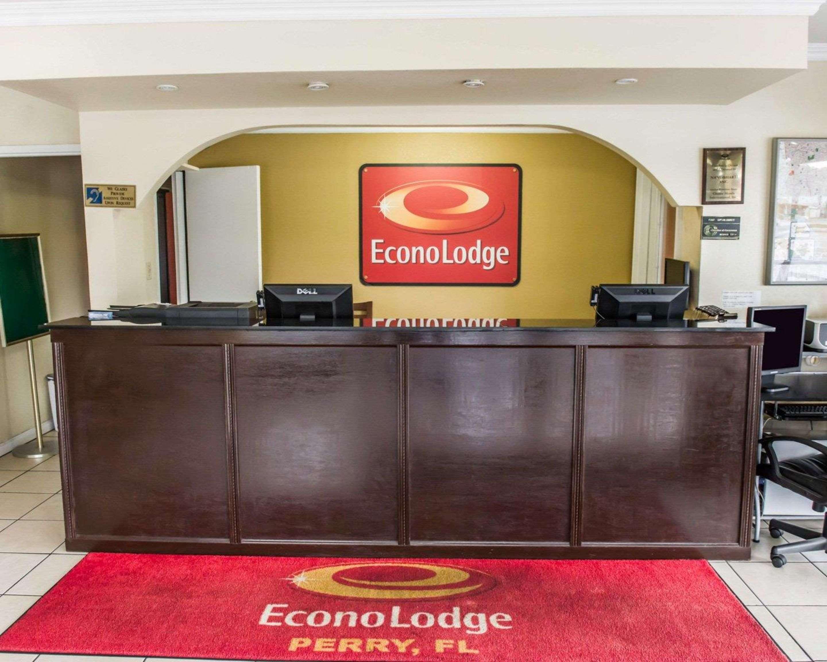 Econo Lodge Пери Екстериор снимка