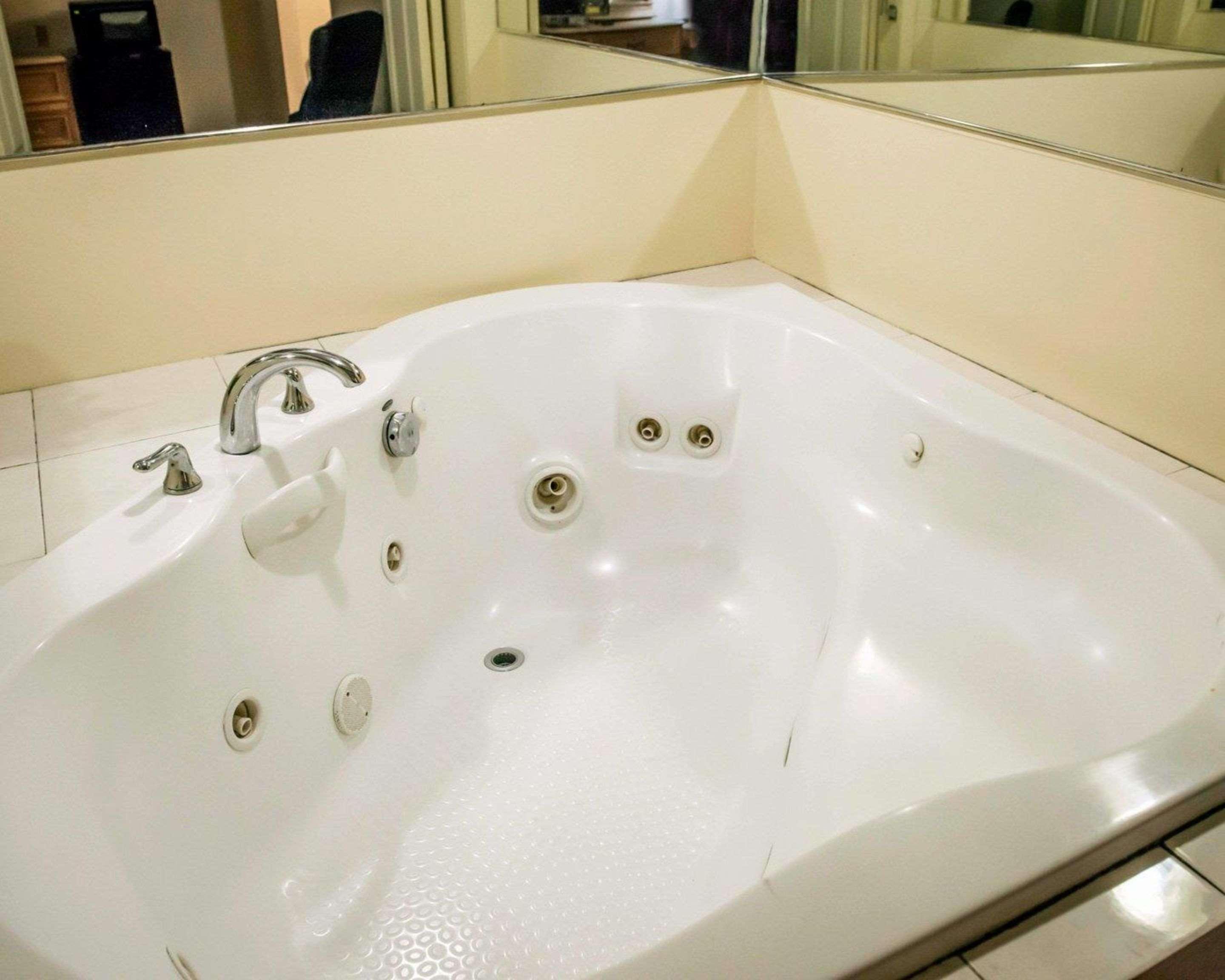 Econo Lodge Пери Екстериор снимка