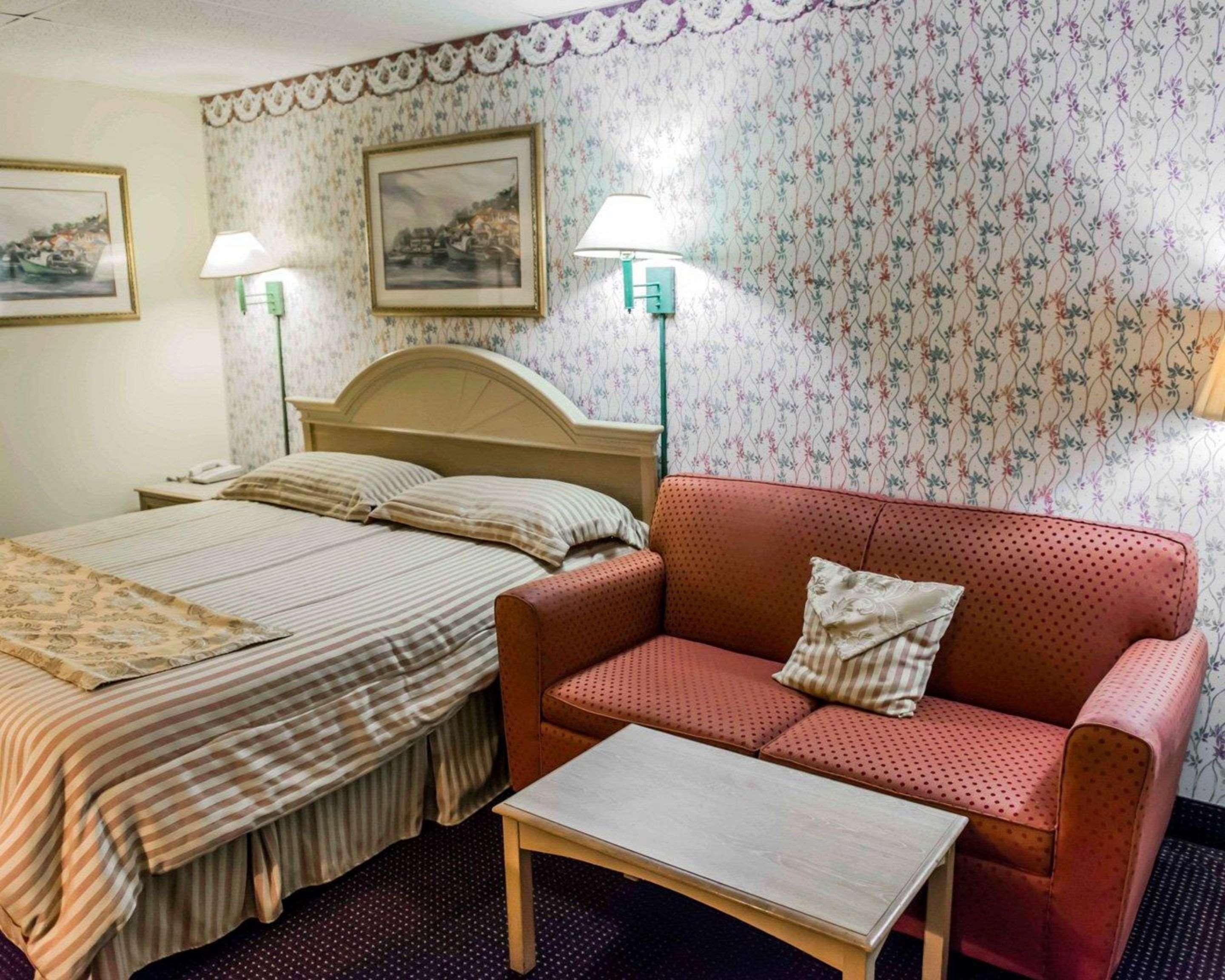 Econo Lodge Пери Екстериор снимка