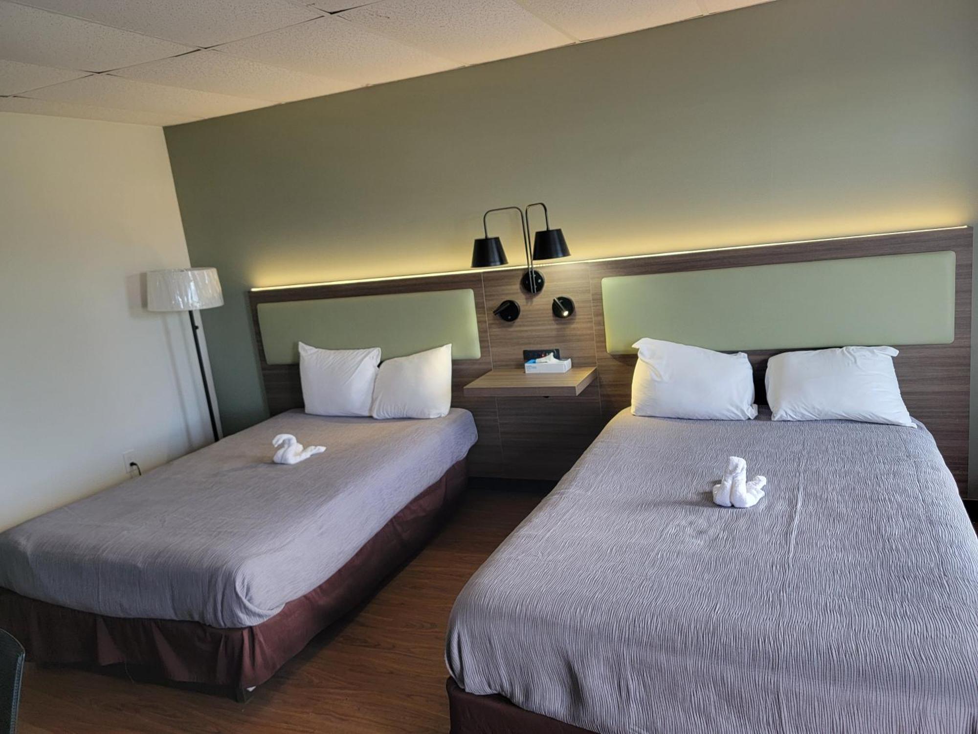 Econo Lodge Пери Екстериор снимка