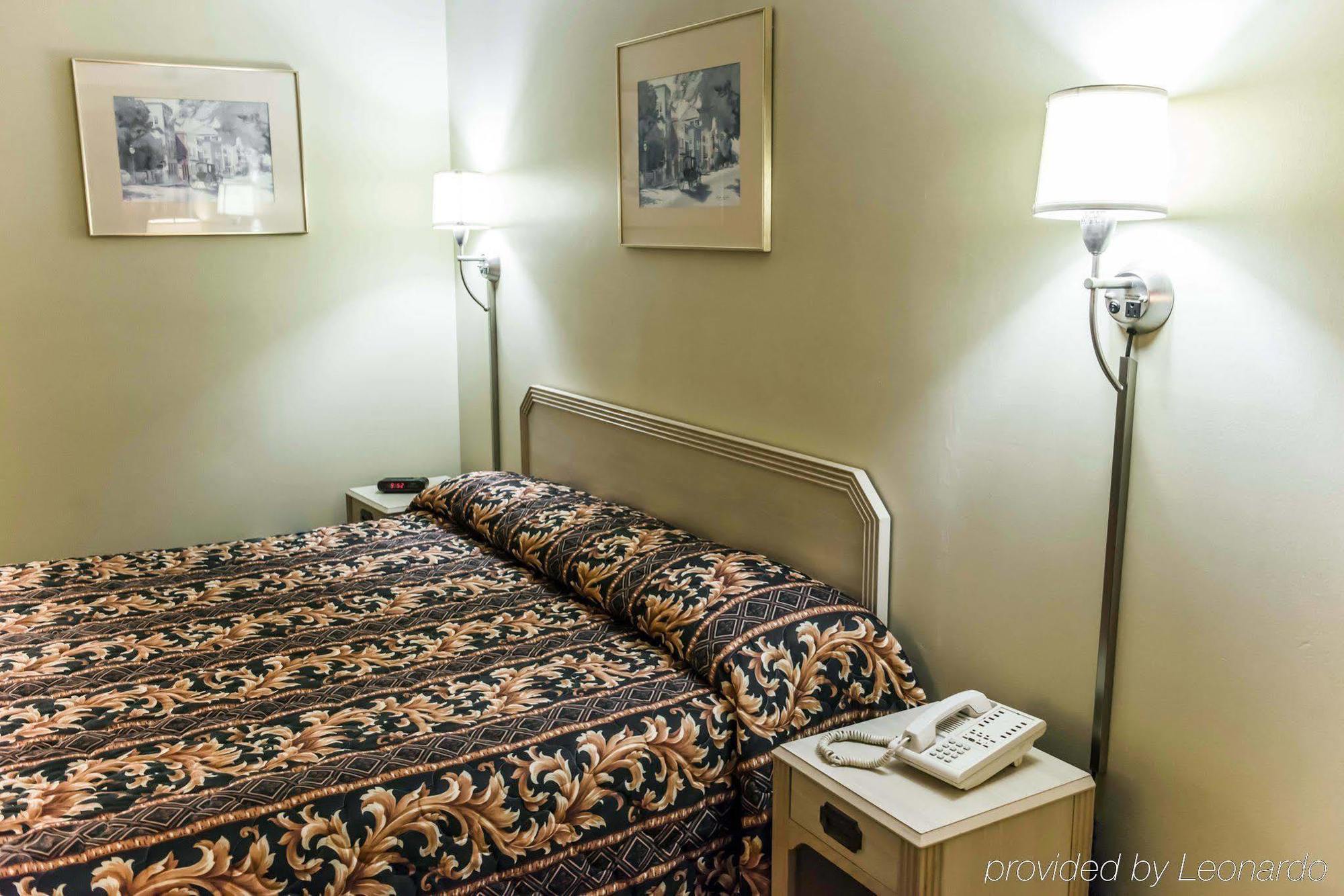 Econo Lodge Пери Екстериор снимка