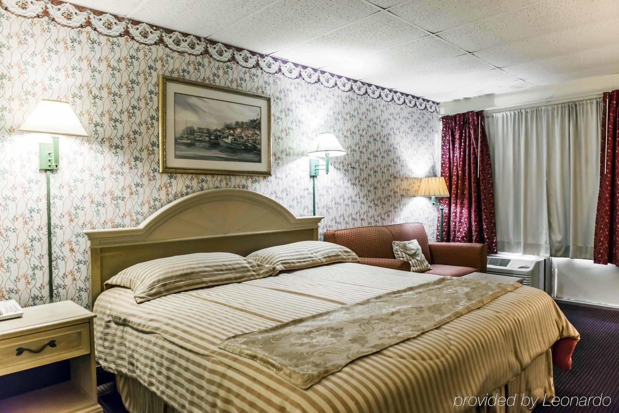 Econo Lodge Пери Екстериор снимка